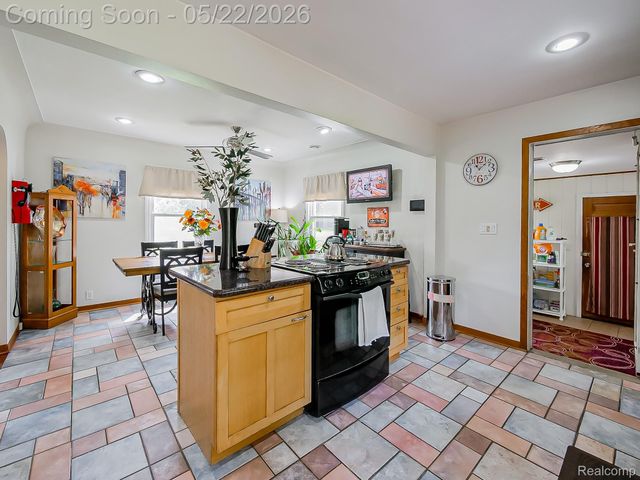 2751 Marlington Road, Waterford Charter Township, MI 48329