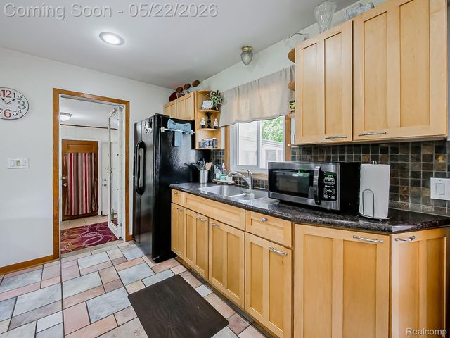 2751 Marlington Road, Waterford Charter Township, MI 48329