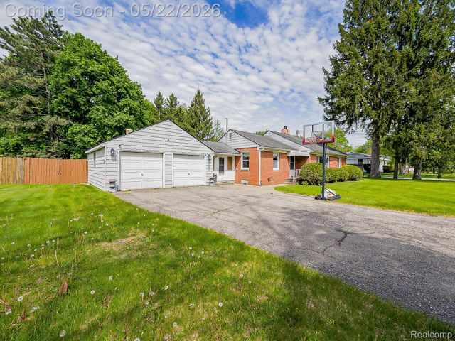 2751 Marlington Road, Waterford Charter Township, MI 48329