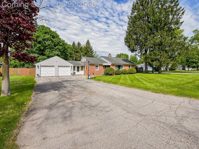 2751 Marlington Road, Waterford Charter Township, MI 48329