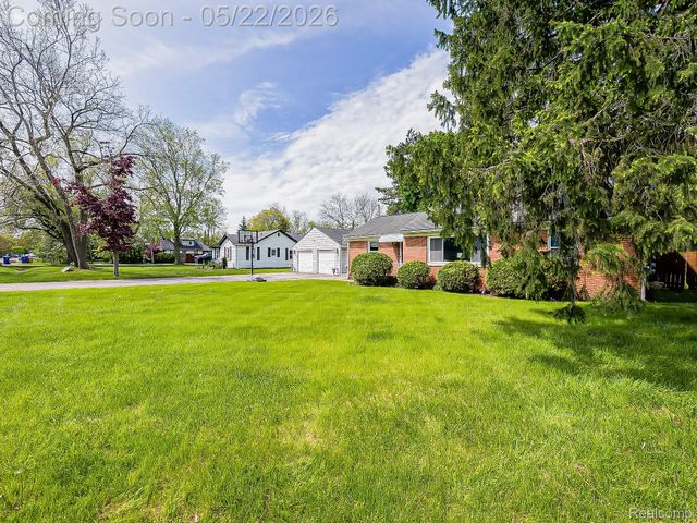 2751 Marlington Road, Waterford Charter Township, MI 48329