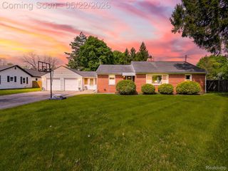 2751 Marlington Road, Waterford Charter Township, MI 48329