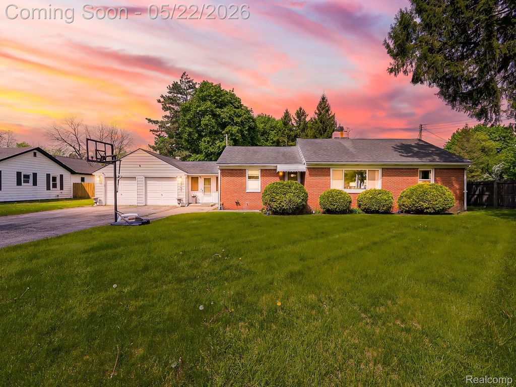 2751 Marlington Road, Waterford Charter Township, MI 48329