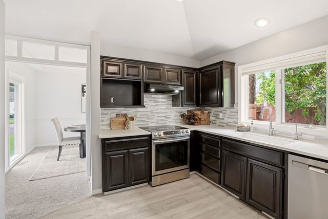 15111 N Edencrest Dr, Spokane, WA 99208