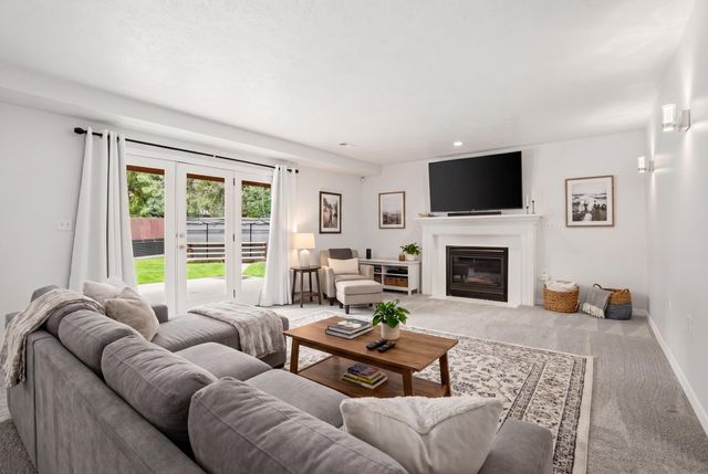 15111 N Edencrest Dr, Spokane, WA 99208