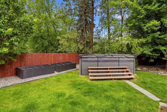 15111 N Edencrest Dr, Spokane, WA 99208
