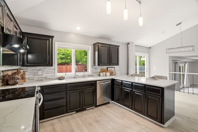 15111 N Edencrest Dr, Spokane, WA 99208