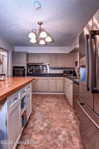 1200 Meadowridge Trail, Goshen, KY 40026