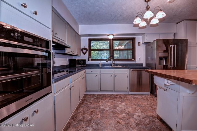 1200 Meadowridge Trail, Goshen, KY 40026
