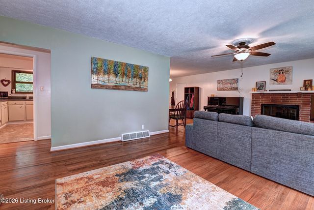1200 Meadowridge Trail, Goshen, KY 40026