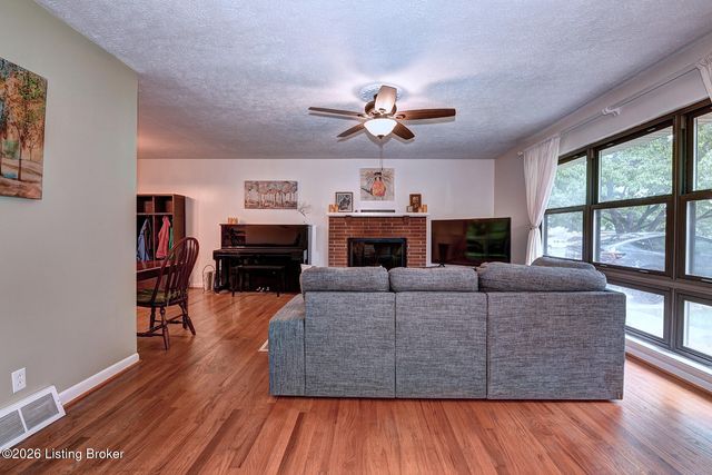 1200 Meadowridge Trail, Goshen, KY 40026