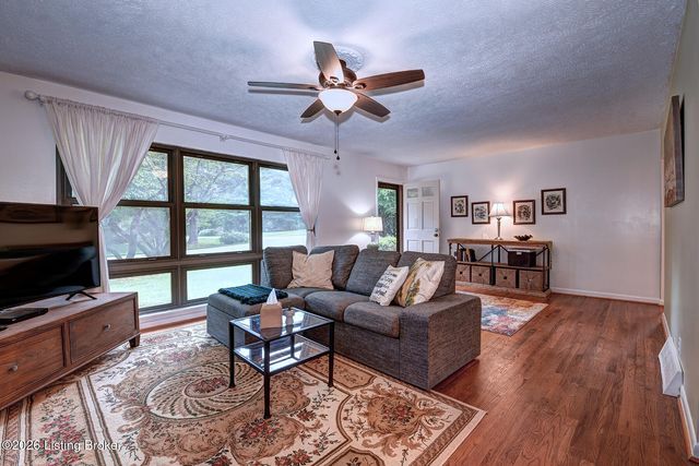 1200 Meadowridge Trail, Goshen, KY 40026