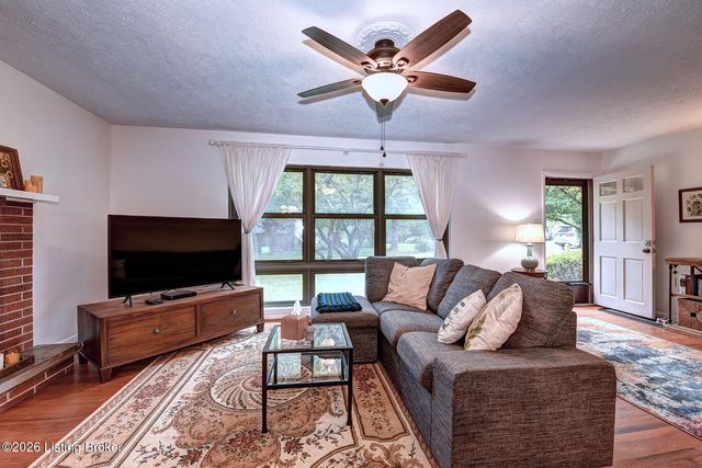 1200 Meadowridge Trail, Goshen, KY 40026