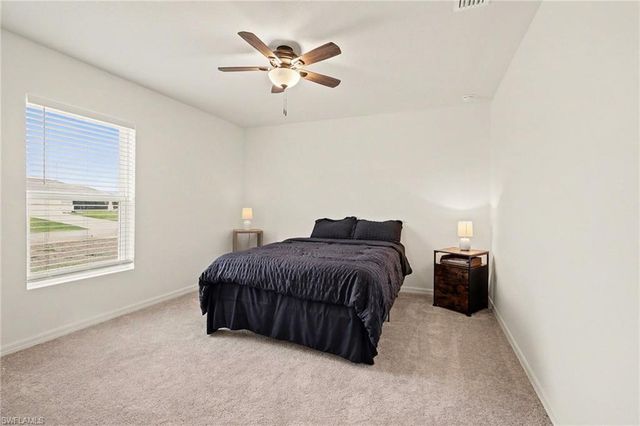 1409 NE 4th PL, Cape Coral, FL 33909