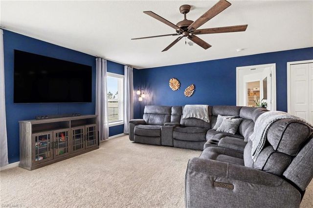 1409 NE 4th PL, Cape Coral, FL 33909