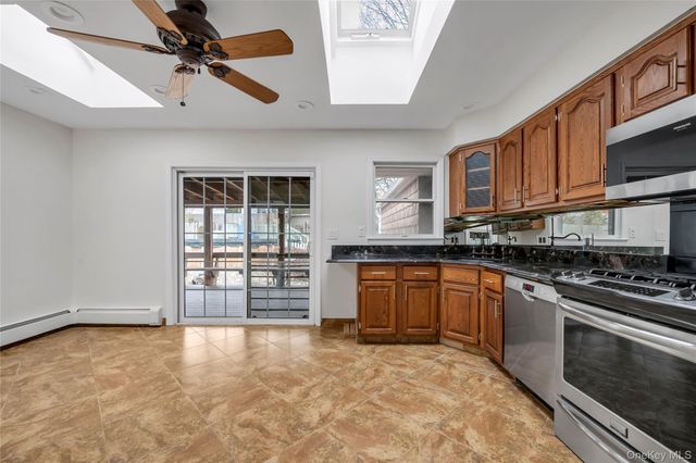 29 Glen Cove Drive, Glen Head, NY 11545