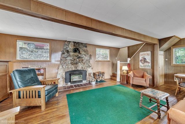 12222 N West Newman Lake Dr, Newman Lake, WA 99025