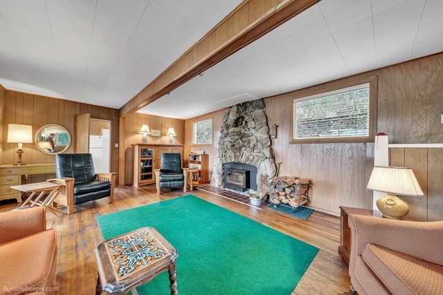 12222 N West Newman Lake Dr, Newman Lake, WA 99025