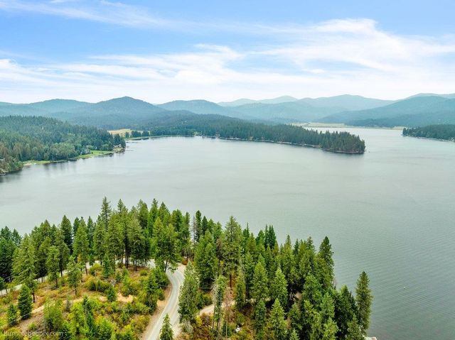 12222 N West Newman Lake Dr, Newman Lake, WA 99025