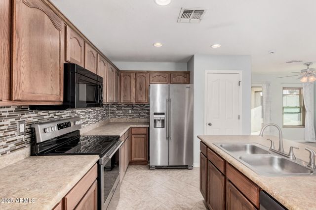 1027 W DESERT CANYON Drive, San Tan Valley, AZ 85143