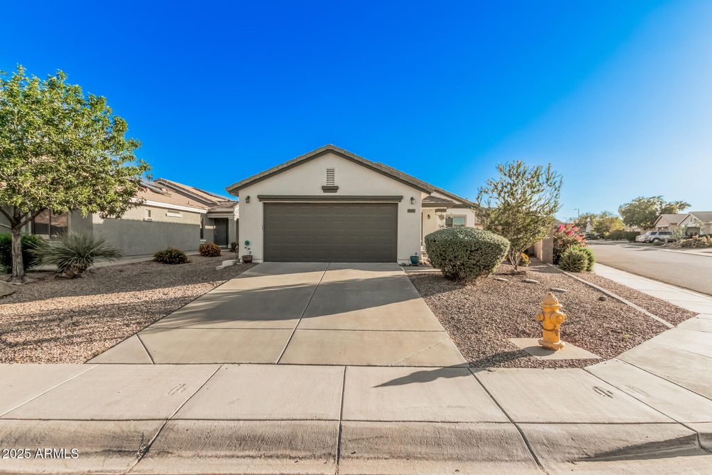 1027 W DESERT CANYON Drive, San Tan Valley, AZ 85143