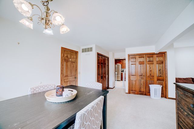 905 S 4th Street, Watseka, IL 60970