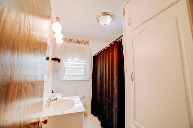 905 S 4th Street, Watseka, IL 60970