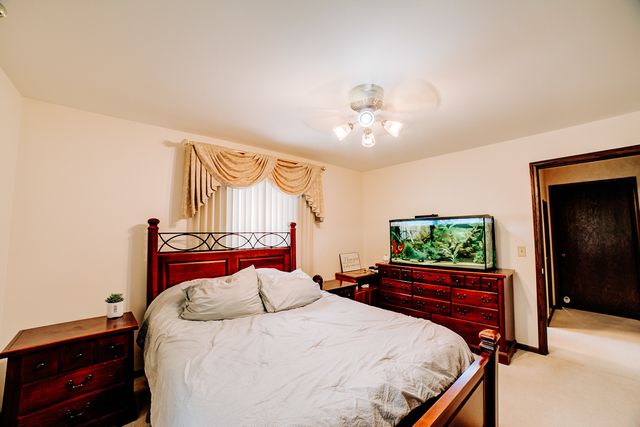 905 S 4th Street, Watseka, IL 60970