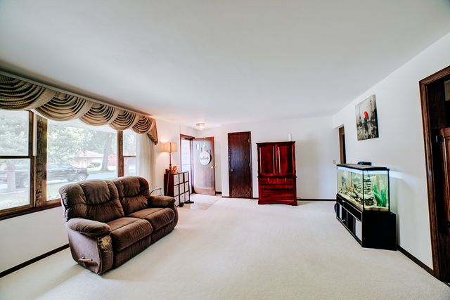 905 S 4th Street, Watseka, IL 60970