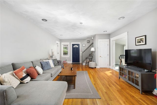 28 Economy Avenue, Warwick, RI 02889