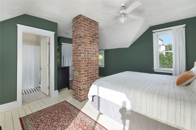 28 Economy Avenue, Warwick, RI 02889