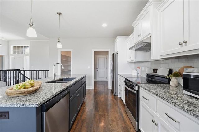 25136 W 148th Terrace, Olathe, KS 66061