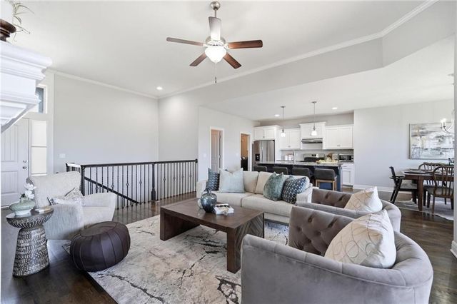25136 W 148th Terrace, Olathe, KS 66061