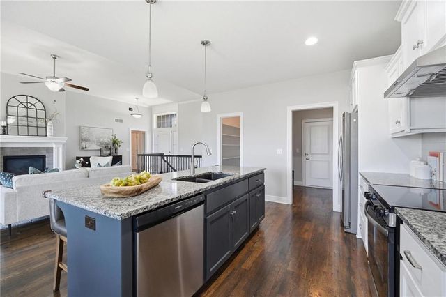 25136 W 148th Terrace, Olathe, KS 66061