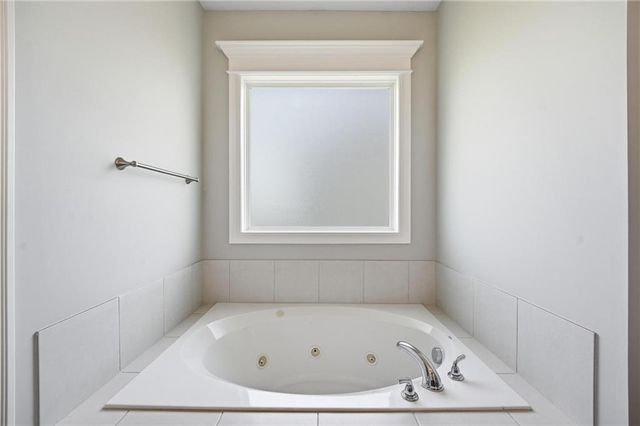 25136 W 148th Terrace, Olathe, KS 66061