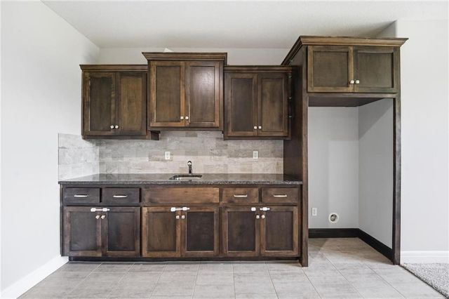 25136 W 148th Terrace, Olathe, KS 66061