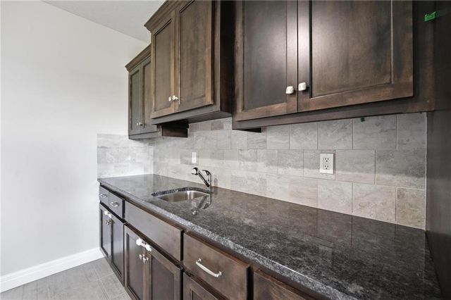 25136 W 148th Terrace, Olathe, KS 66061