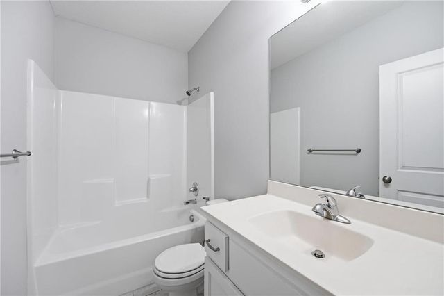 25136 W 148th Terrace, Olathe, KS 66061