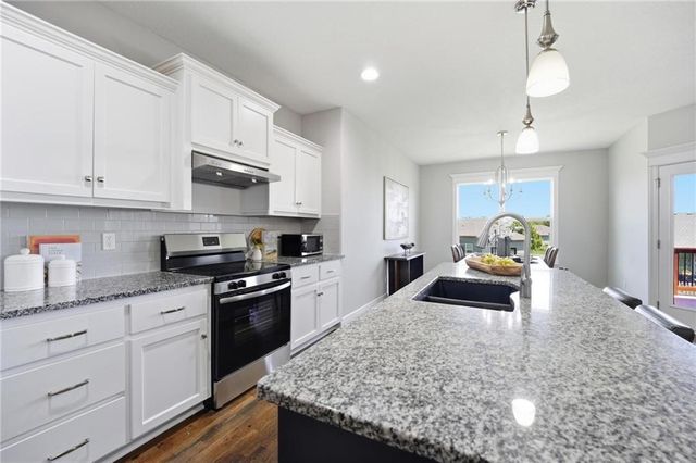 25136 W 148th Terrace, Olathe, KS 66061