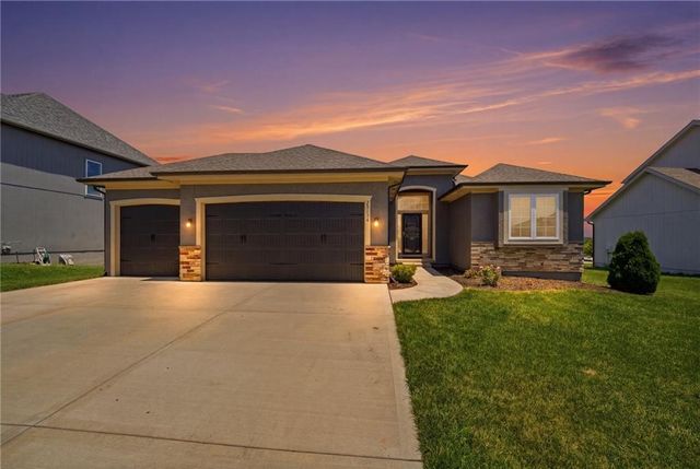 25136 W 148th Terrace, Olathe, KS 66061