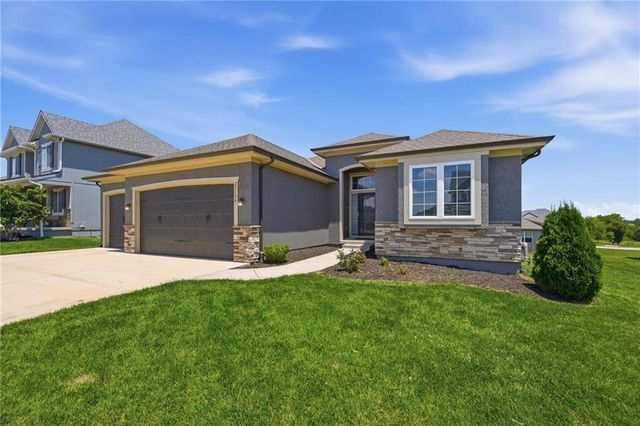 25136 W 148th Terrace, Olathe, KS 66061
