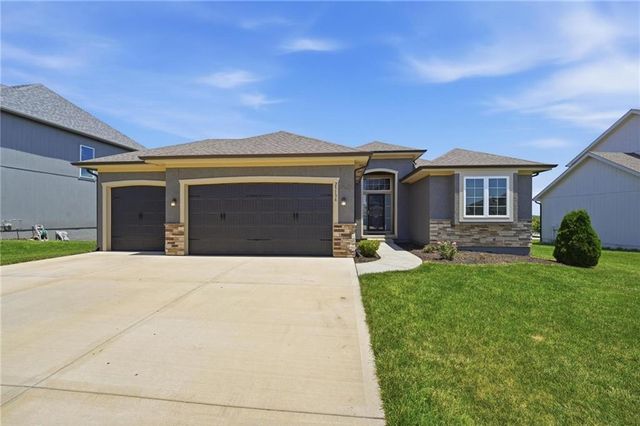 25136 W 148th Terrace, Olathe, KS 66061