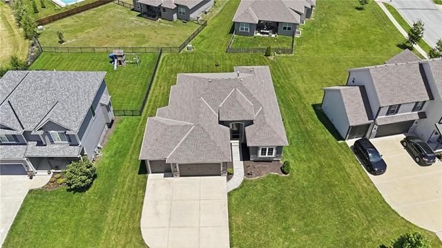 25136 W 148th Terrace, Olathe, KS 66061