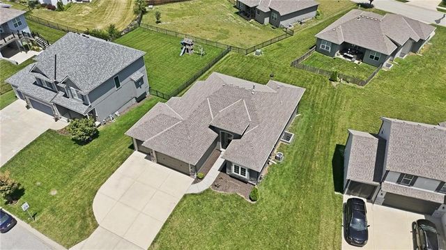 25136 W 148th Terrace, Olathe, KS 66061
