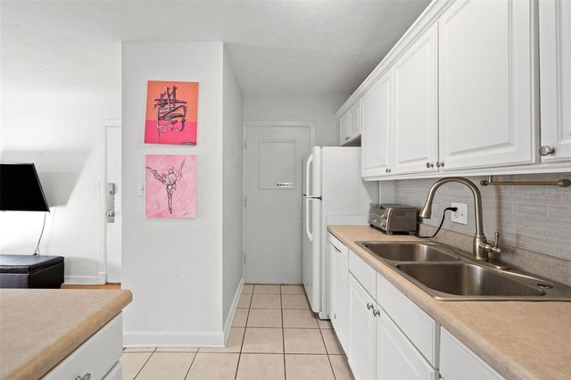 1700 SW 16TH COURT D30, Gainesville, FL 32608