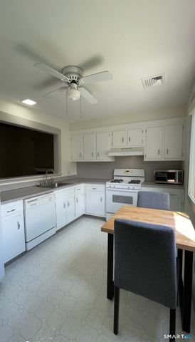 14 Algonquin Lane C, Stratford, CT 06614