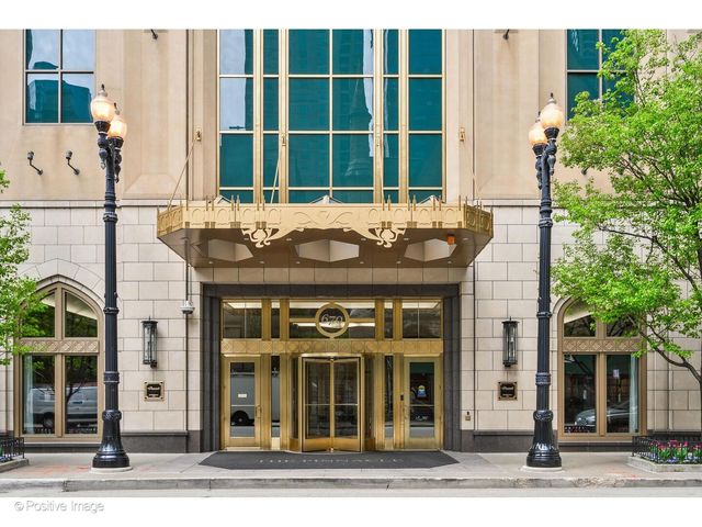 21 E Huron Street 3204, Chicago, IL 60611