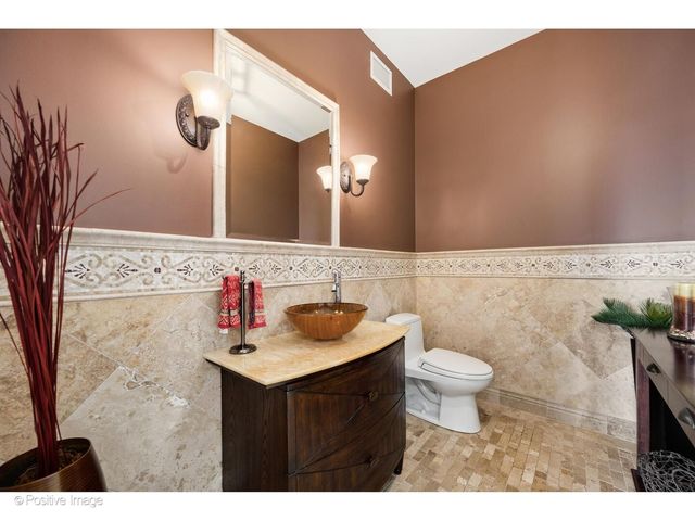 21 E Huron Street 3204, Chicago, IL 60611