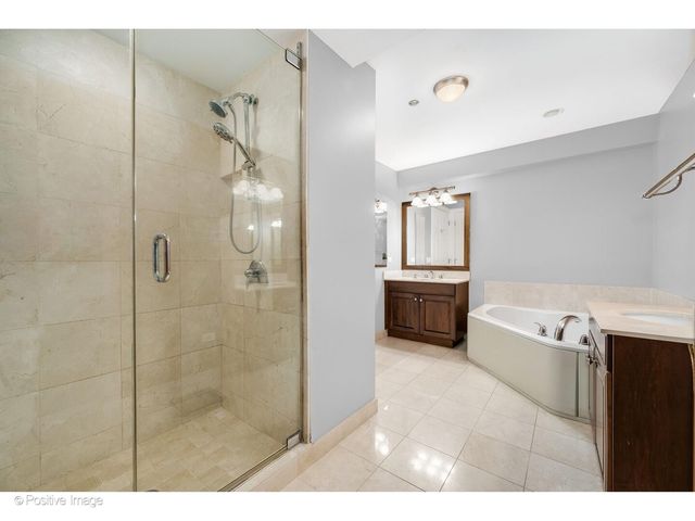 21 E Huron Street 3204, Chicago, IL 60611