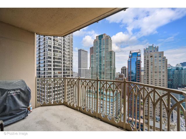 21 E Huron Street 3204, Chicago, IL 60611